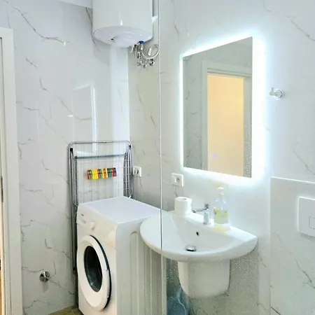 Cozy With Private Balcony, 公寓 Sarandë